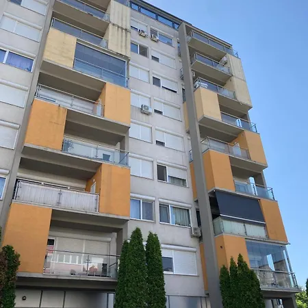 Esmeral Apartment